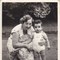 Mutter Johanna Linser, Sohn Ron Linser, England, ca. 1956 (Bildquelle: Harry Linser)