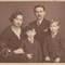 Mutter Johanna Linser, Vater Emil Linser, Halbbruder Max (rechts) und Harry Linser (Bildquelle: Harry Linser)
